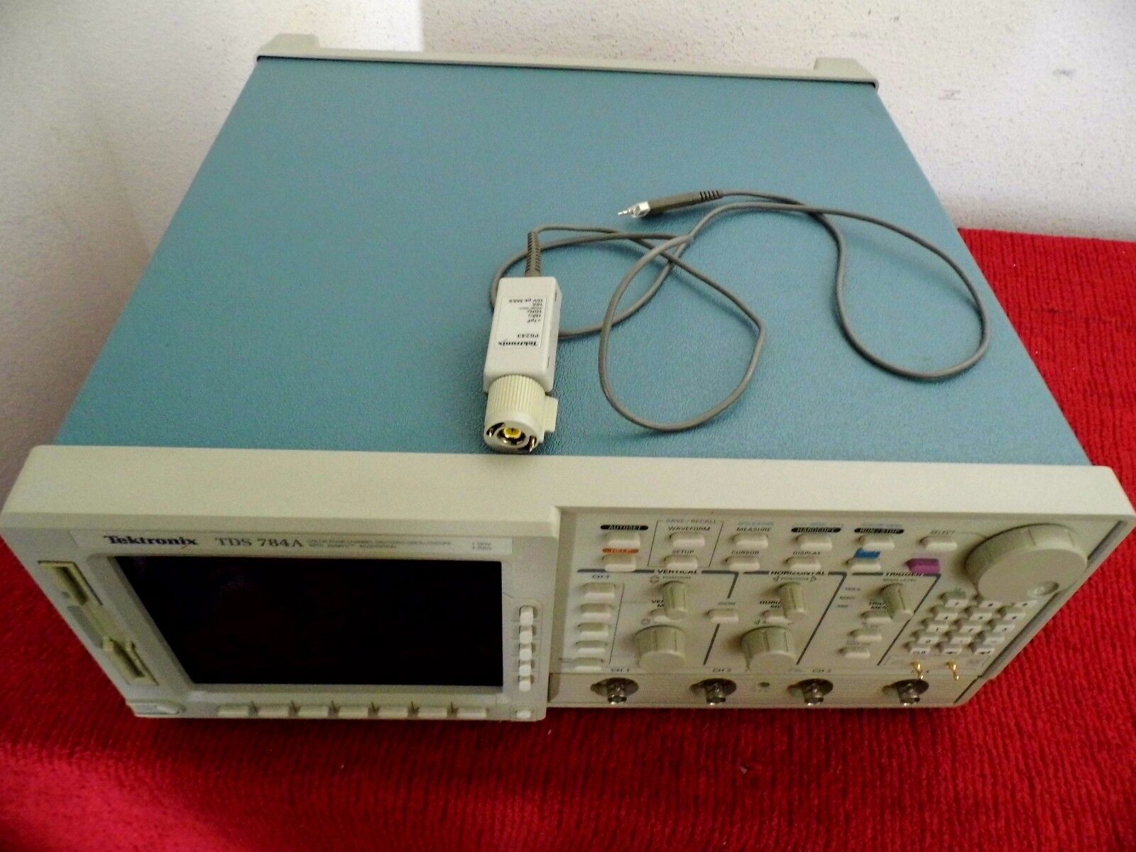 Tektronix TDS784A DPO Oscilloscope 1GHz, 4GS/s Tektronix TDS784A DPO Oscilloscope 1GHz, 4GS/s